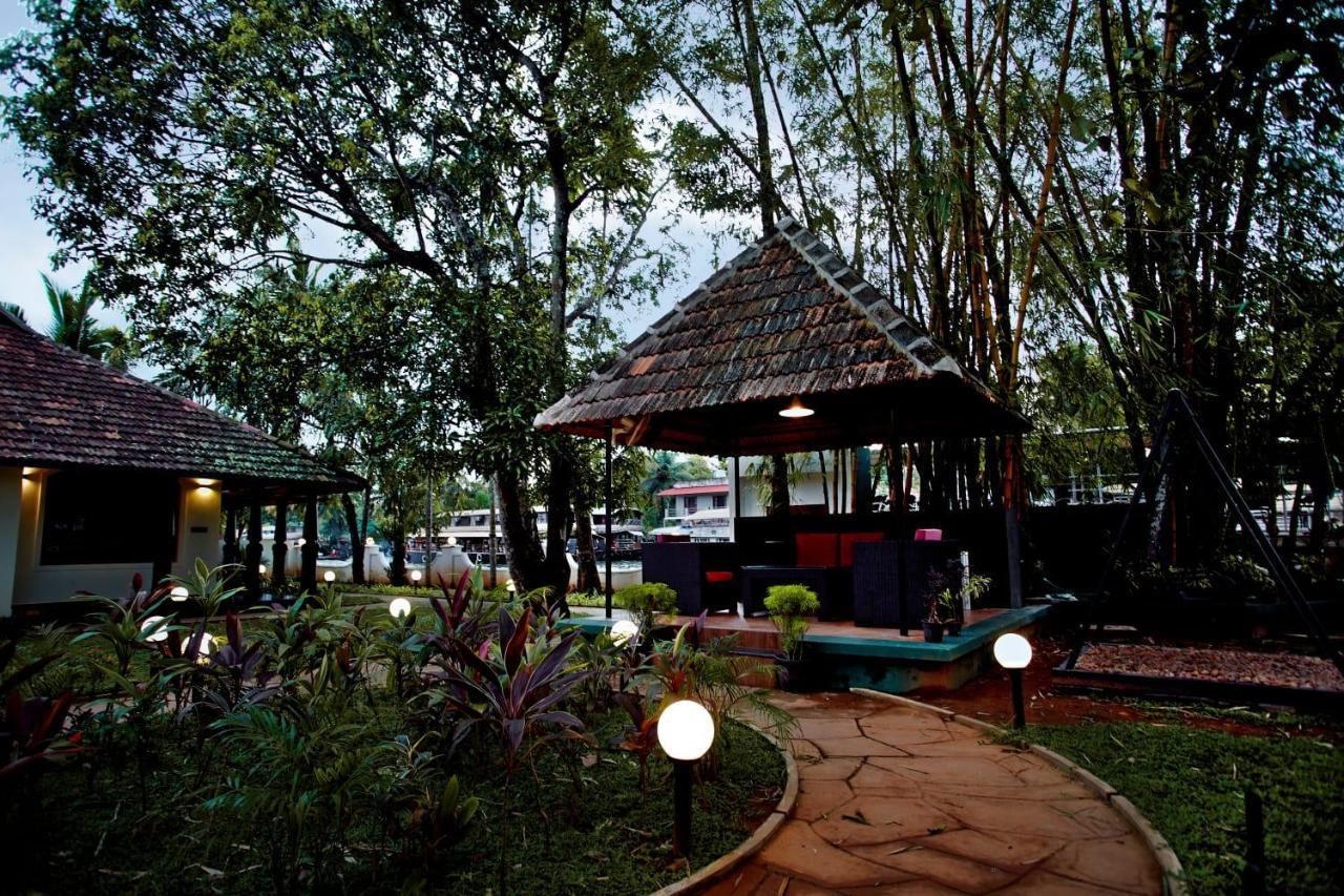 Bamboo Lagoon Backwater Front Resort Alappuzha Dış mekan fotoğraf
