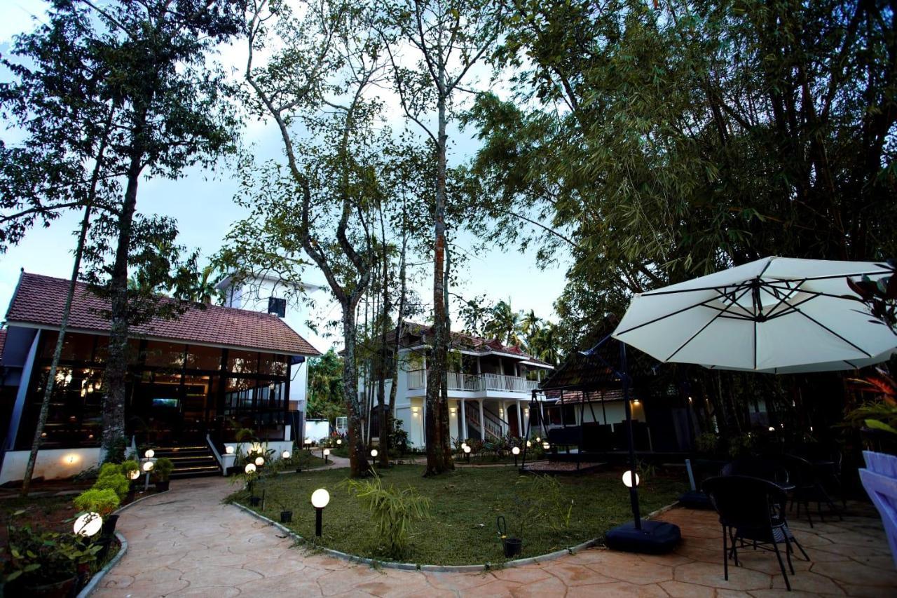 Bamboo Lagoon Backwater Front Resort Alappuzha Dış mekan fotoğraf