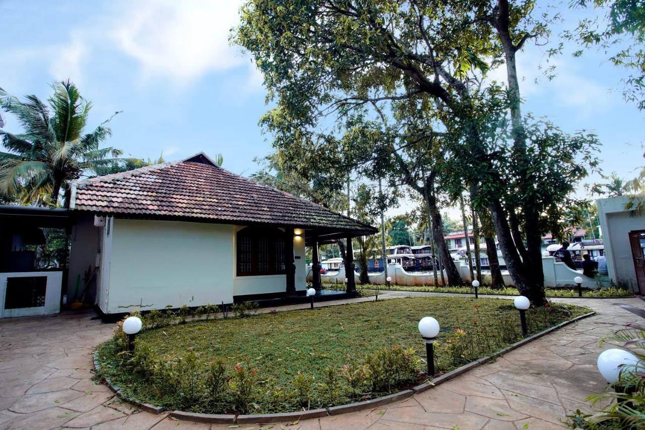 Bamboo Lagoon Backwater Front Resort Alappuzha Dış mekan fotoğraf