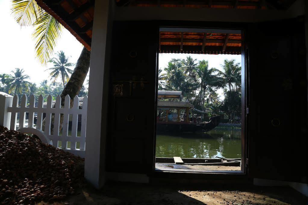 Bamboo Lagoon Backwater Front Resort Alappuzha Dış mekan fotoğraf