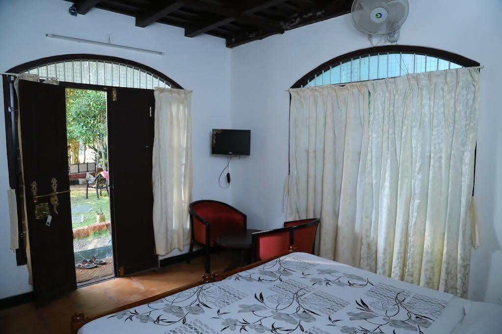 Bamboo Lagoon Backwater Front Resort Alappuzha Dış mekan fotoğraf